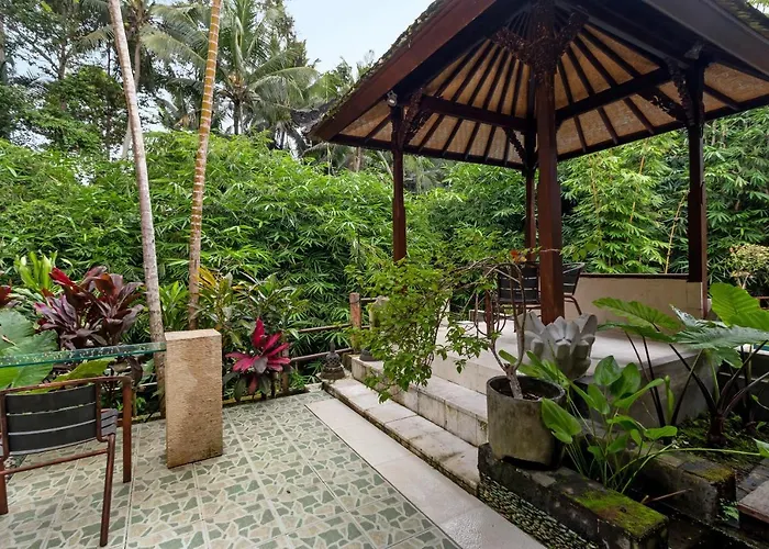 The Tunjung Retreat ゲストハウス 3*